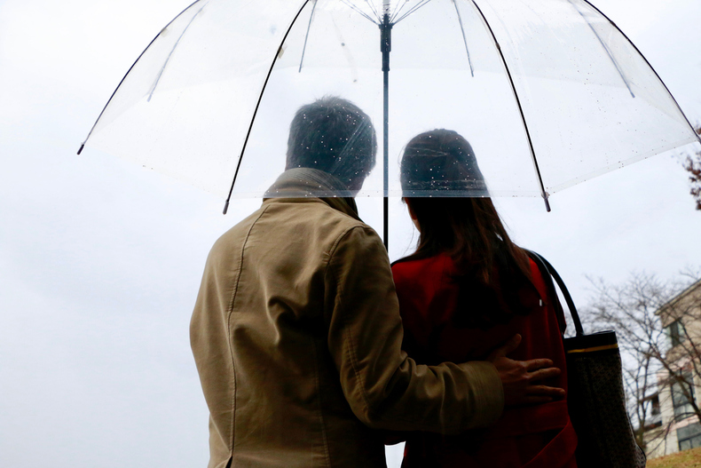 梅雨の季節でも婚活は諦めない！梅雨時期におすすめの婚活方法とは？