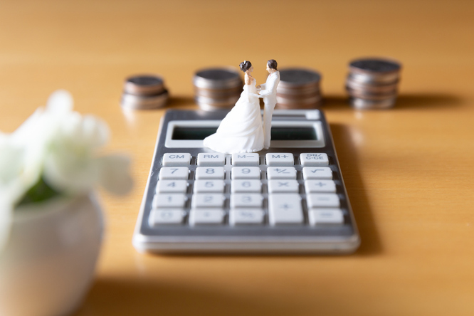 結婚式の費用を抑えたいと考えた人が知っておくべきこと